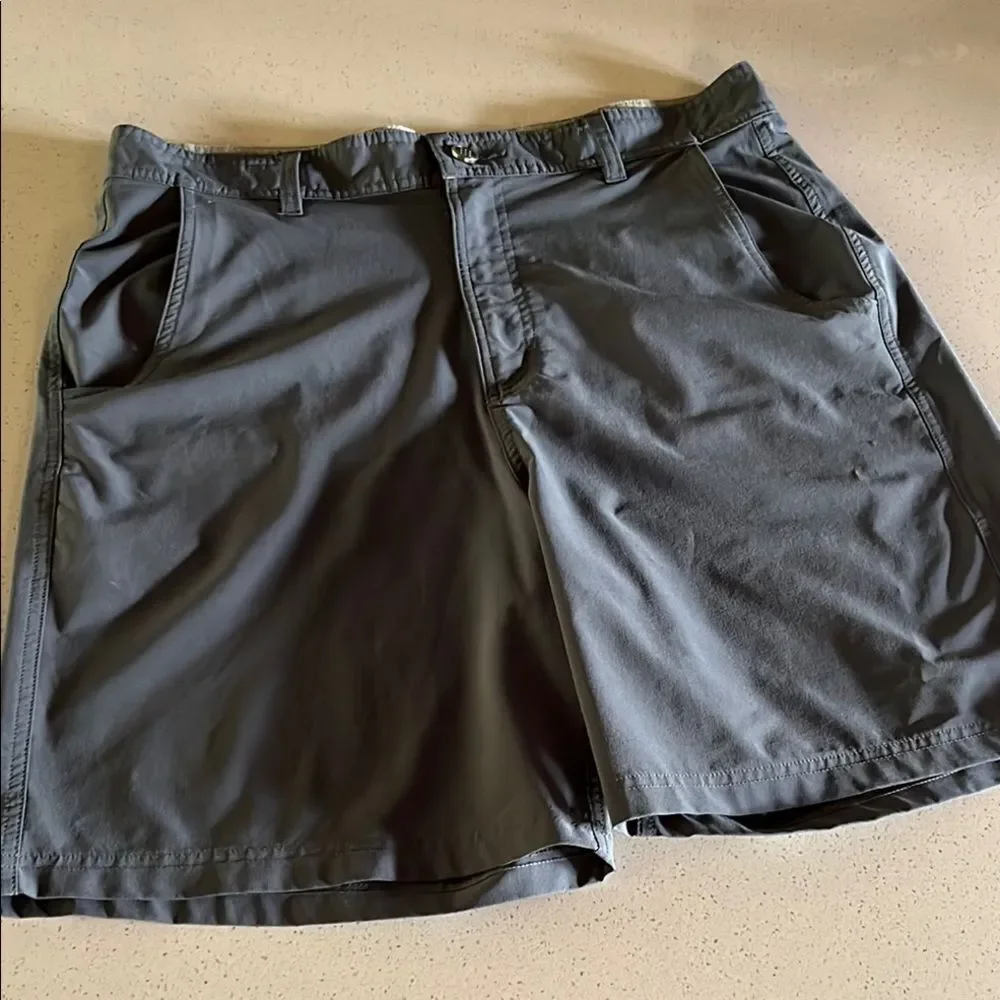 Free Fly Flat Front Performance Shorts size 32
